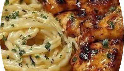 Garlic ButterChicken Bites withCreamy ParmesanPasta