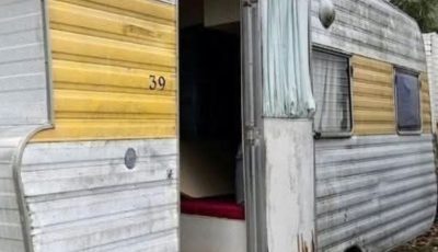 Good People Gave a Homeless Woman an Old Trailer — She Turned It Into a Cozy Forest Haven