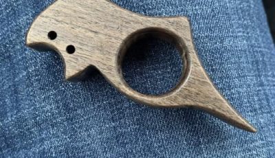 It Makes No Sense… Until It Does — The Quiet Magic of the Thumb Book Holder