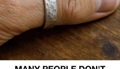 Thumb Rings: What They Symbolize for Women and Men – A Hidden Meaning Few People Know